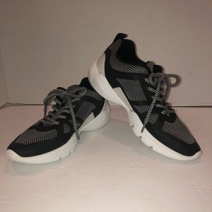 ZARA sneakers blk/wht tubular like sole 37/6-6.5